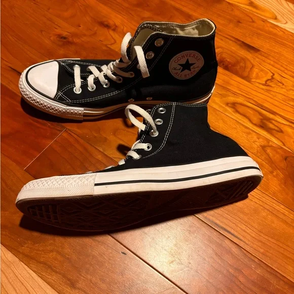 Converse Black and White High-Tops Men 8/ Women 10 - Picture 3 of 8
